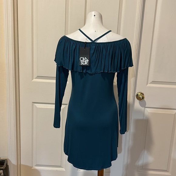 Chaser Ruffle Front Dress. NWT. Medium - Picture 4 of 8
